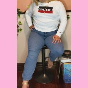 Levi’s sweatshirt